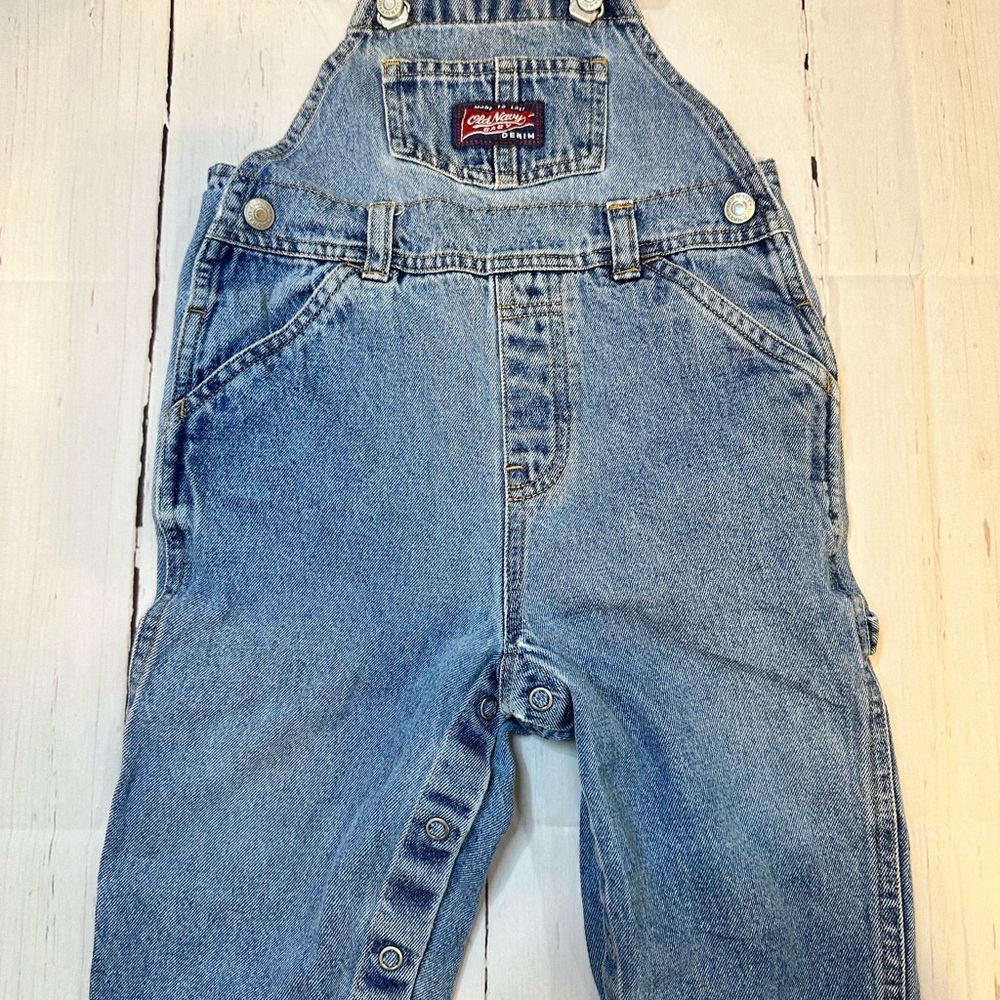 Vintage baby old navy overalls 12-18 months.